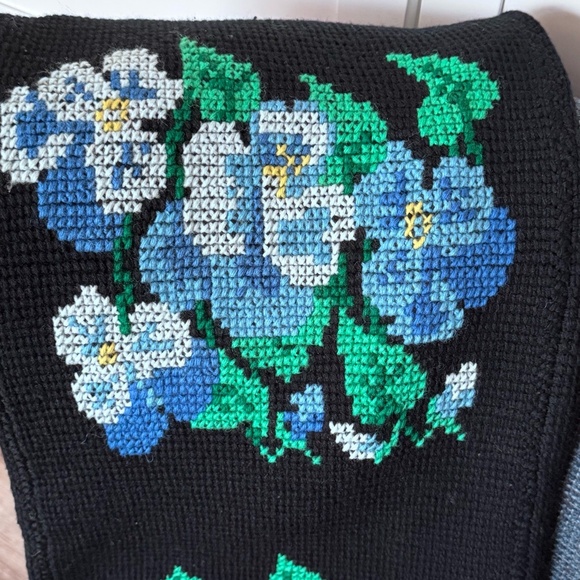 Vintage Handmade Floral Cross Stitch Afghan Blanket Black Yarn 48”w x 68” l 70’s - Picture 6 of 8